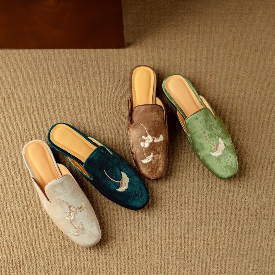 Flat Shoes Green With Hand Embroidered Leaf Velvet Mules Flat Shoes Green With Hand Embroidered Leaf Velvet Mules